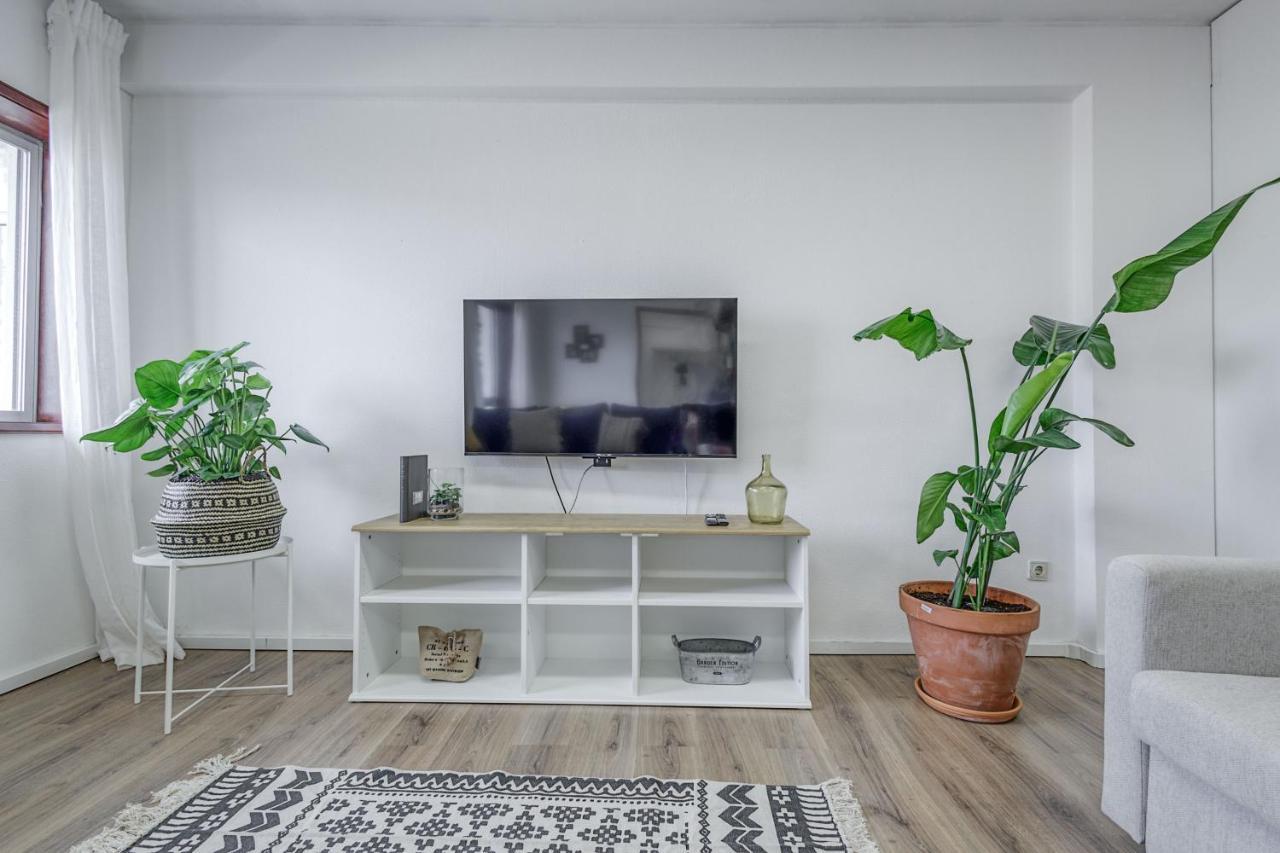 Travel & Live Fernao Magalhaes Apartment Порто Екстериор снимка